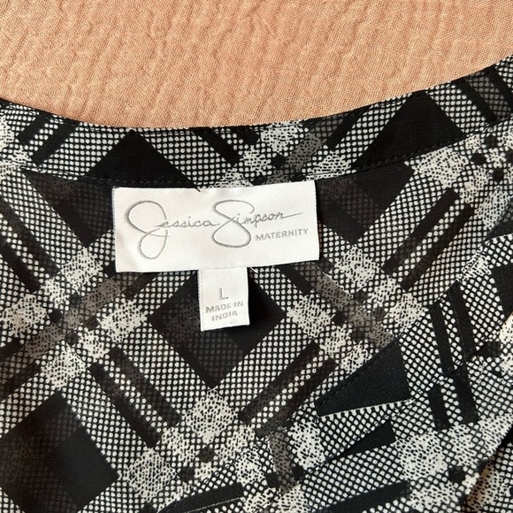 Jessica Simpson Maternity Black Plaid Sheer Blouse, size L - Picture 8 of 8